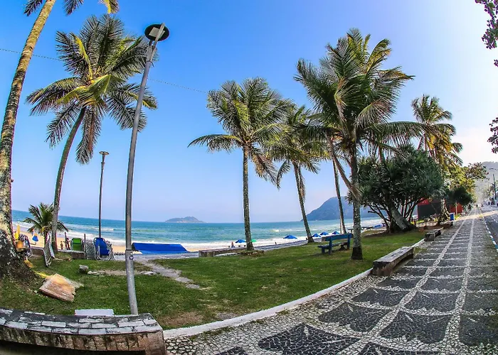 5E-Pe Na Areia Da Praia Do Tombo, 2 Quartos, Ar Cond, 2 Banheiros, 1 Vaga + Roupas De Cama