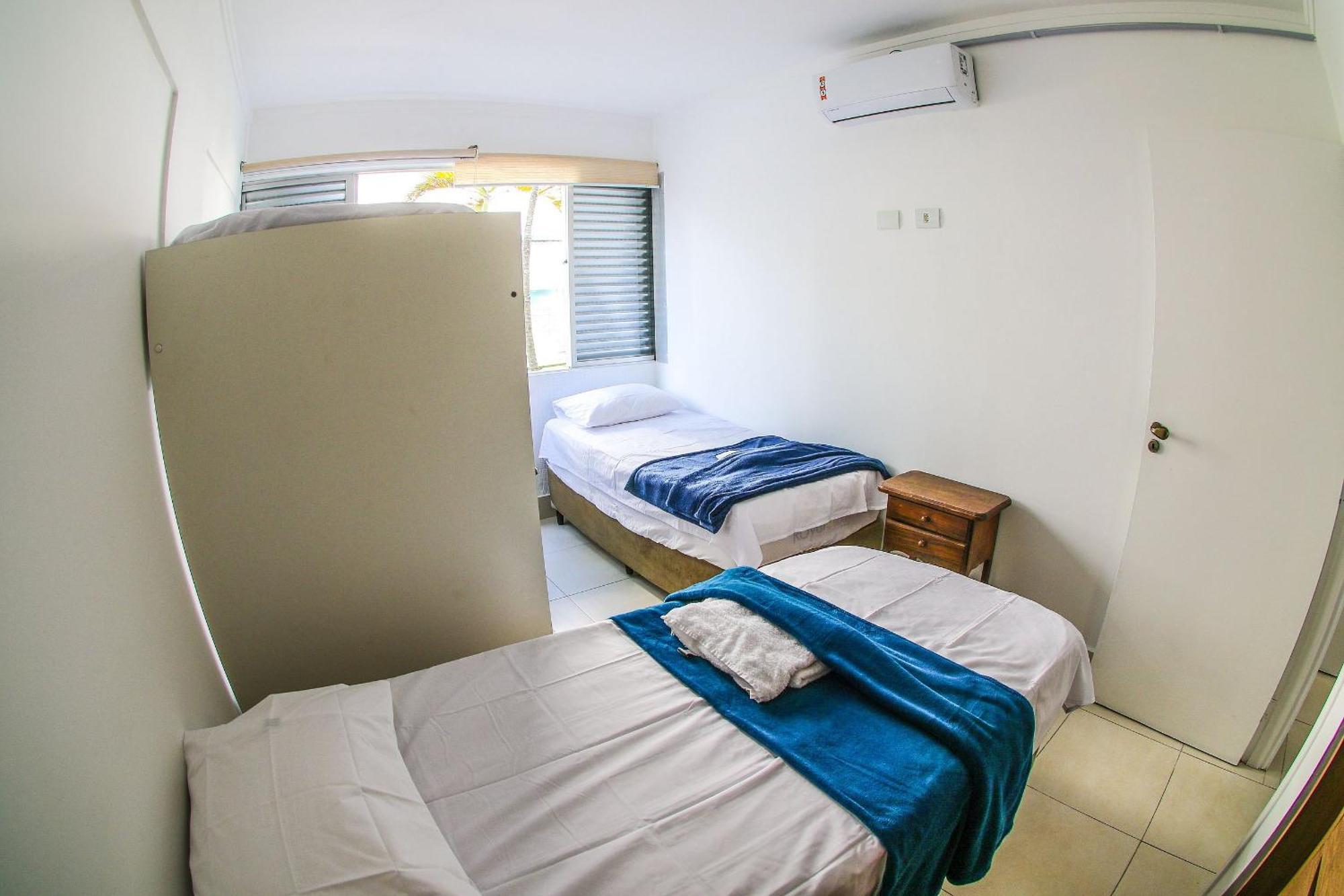 Pe Na Areia: Beachfront With Ac And Parking Apartment Guaruja