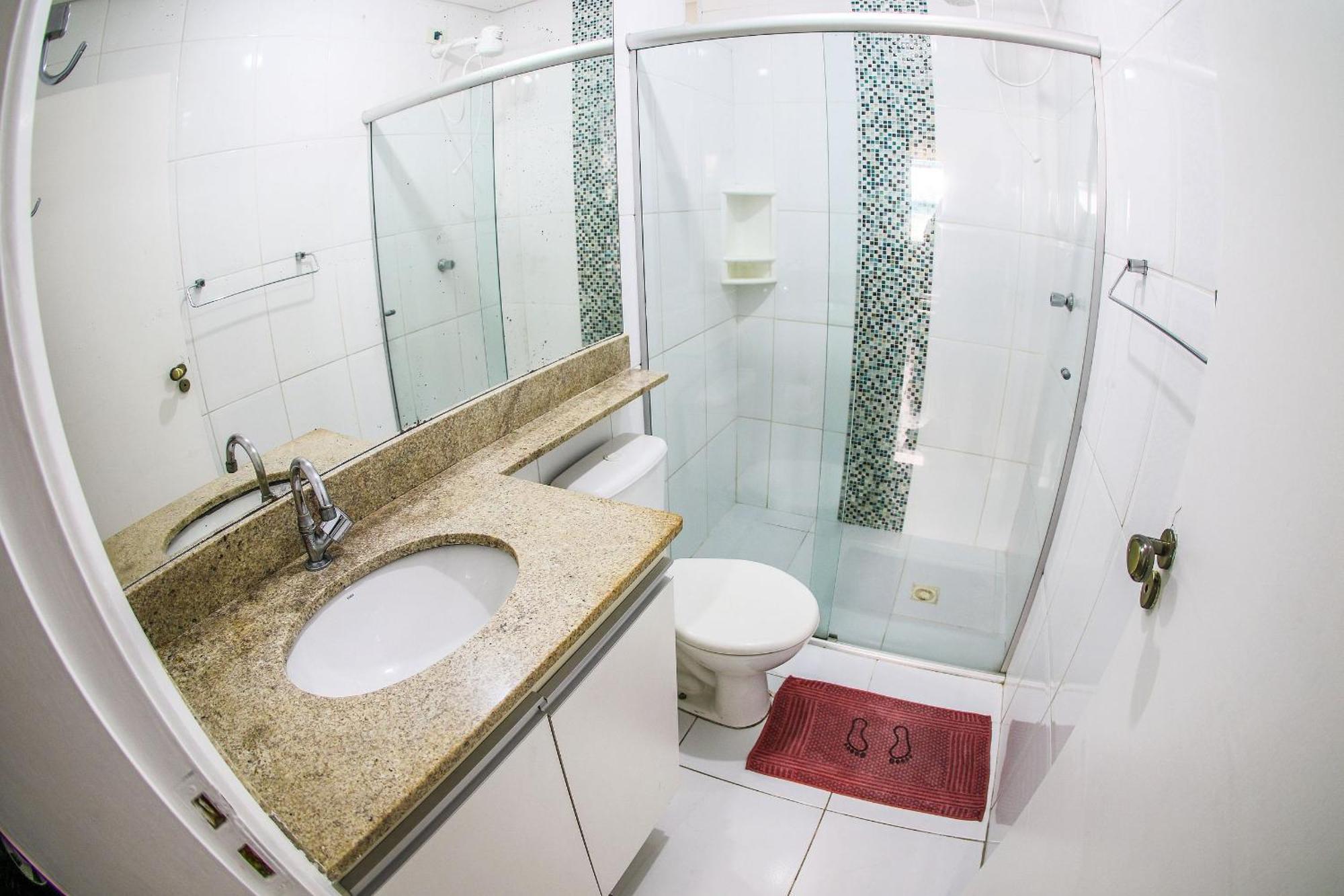 Pe Na Areia: Beachfront With Ac And Parking Guaruja