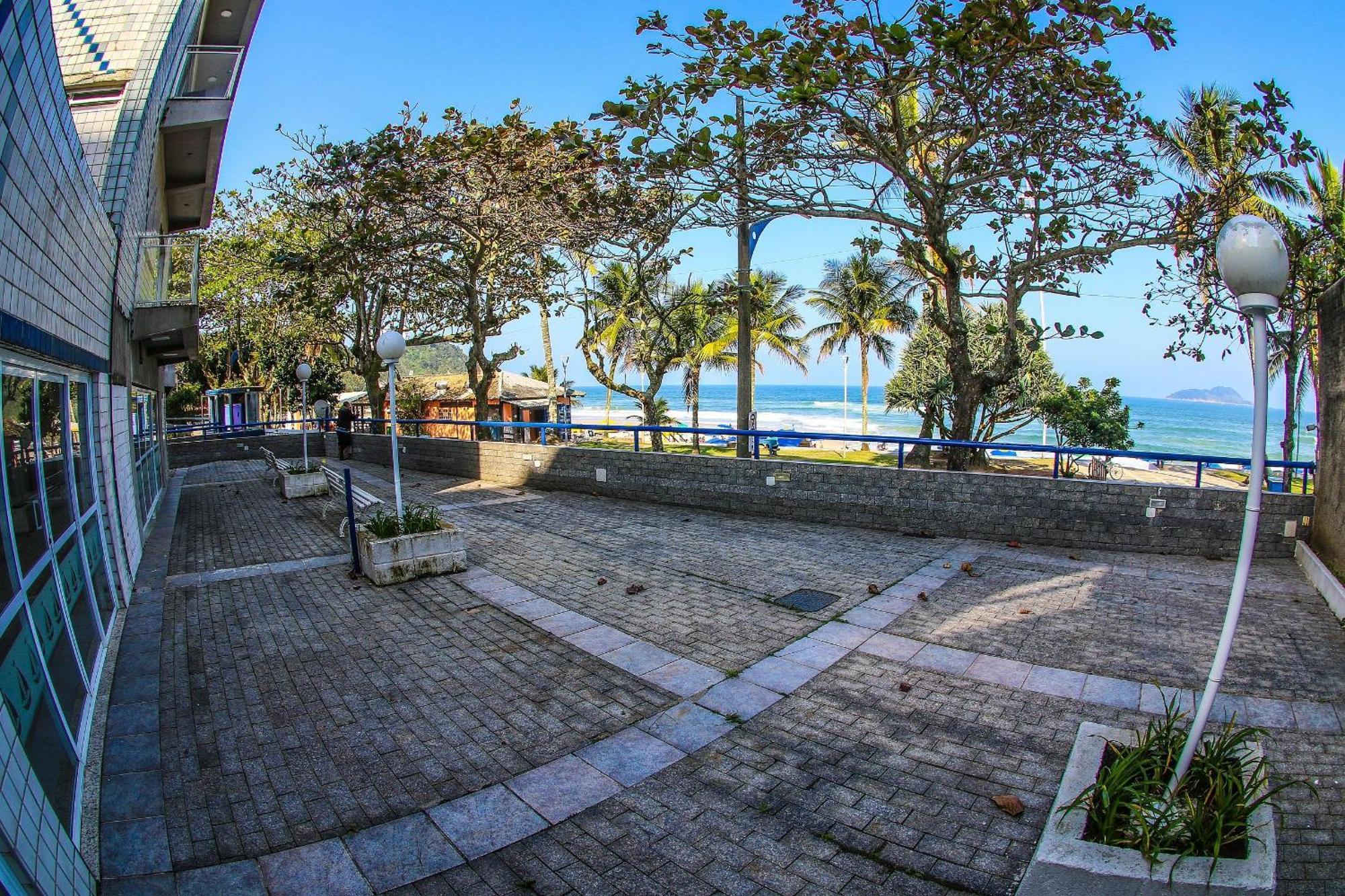 Apartment Pe Na Areia: Beachfront With Ac And Parking